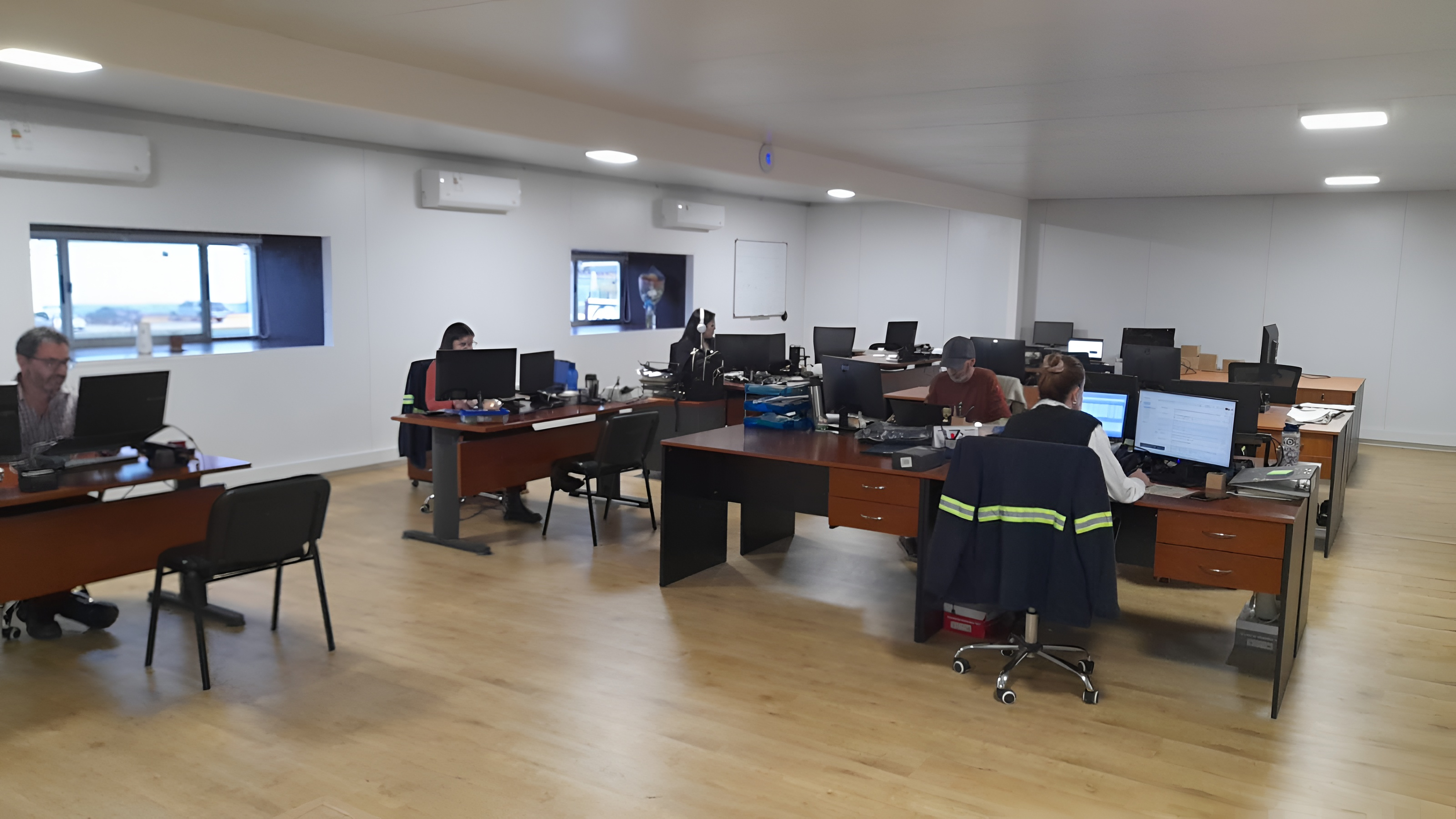 Entrepisos y oficinas (varios)